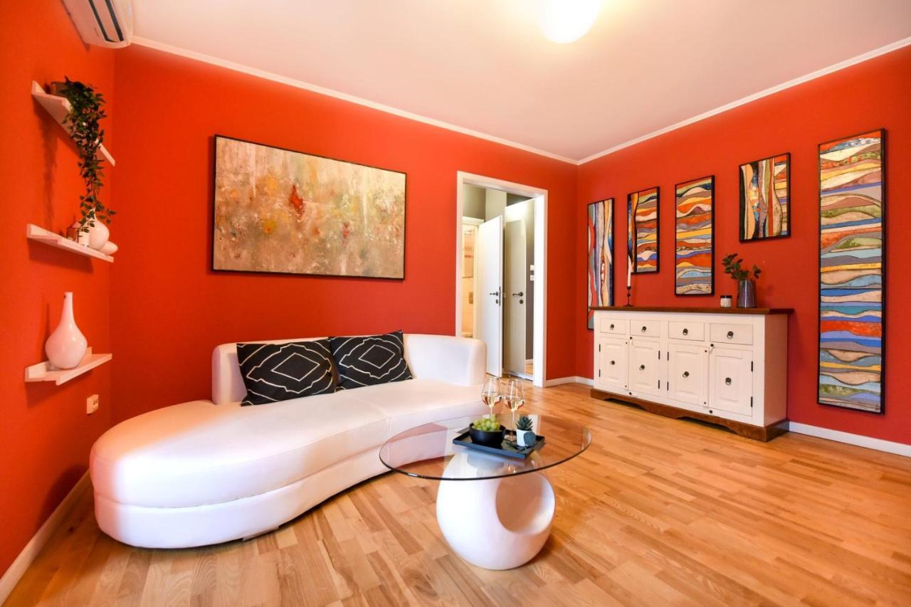 Downtown Oasis: Central Apartments With Cozy Charm Bükreş Dış mekan fotoğraf